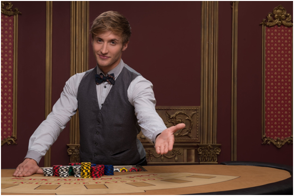 What staff do online casinos employ, and what do their roles entail?